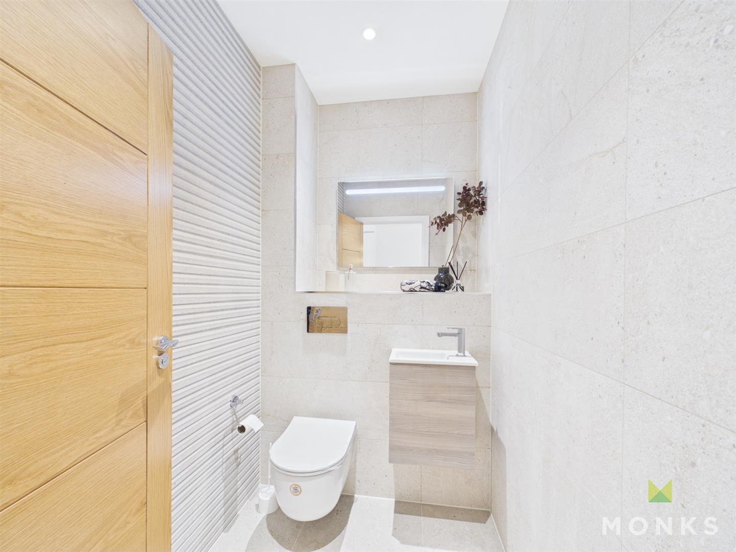 33 Old Coleham Court, Shrewsbury, SY3 7BS For Sale